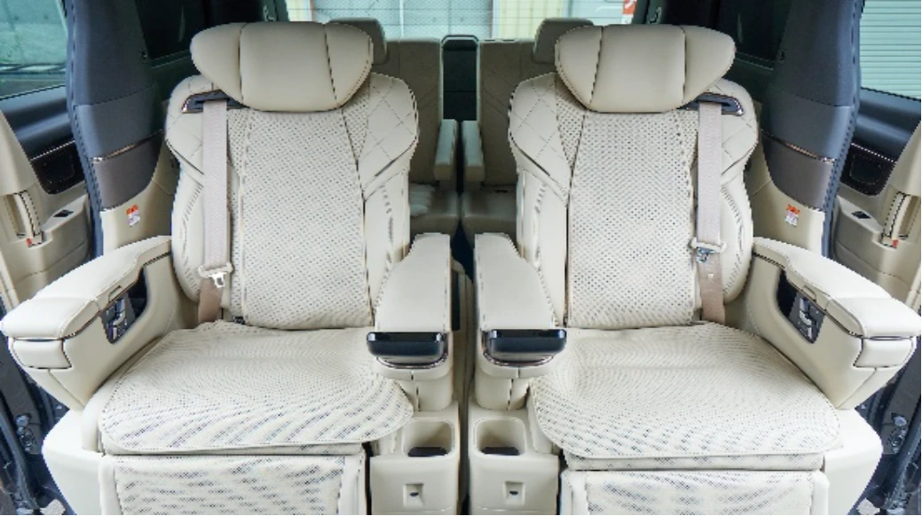 Alphard Executive Lounge 2